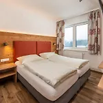 Ξενοδοχείο Moser 4*