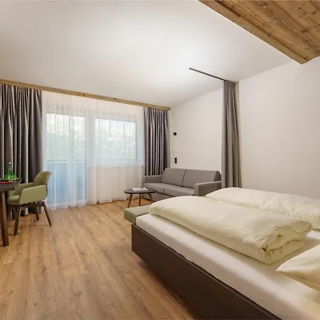 Ξενοδοχείο Moser 4*