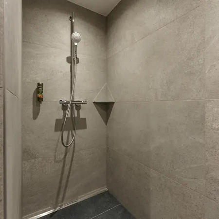 Ξενοδοχείο Moser 4*